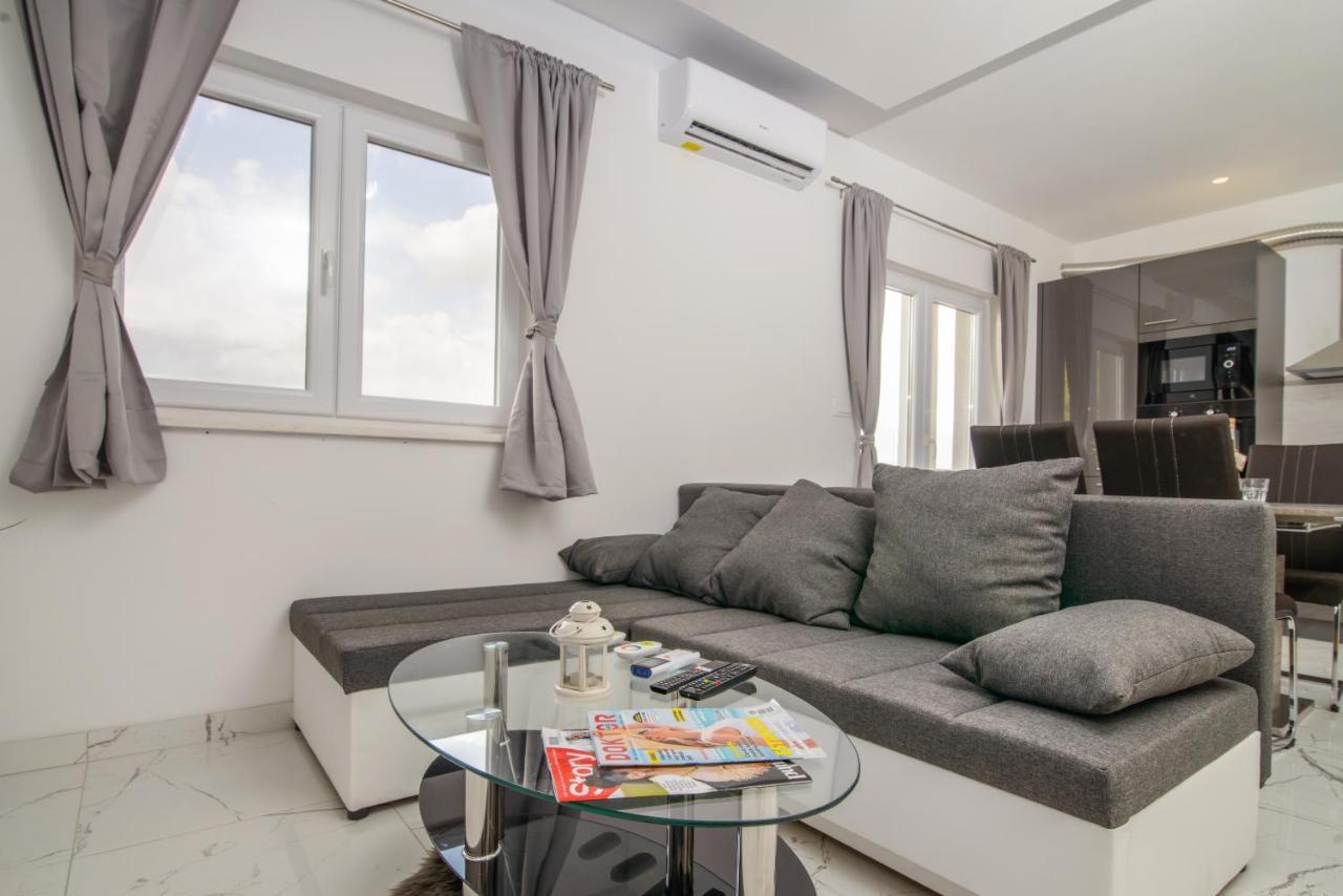 Apartments Pelja Trogir Extérieur photo