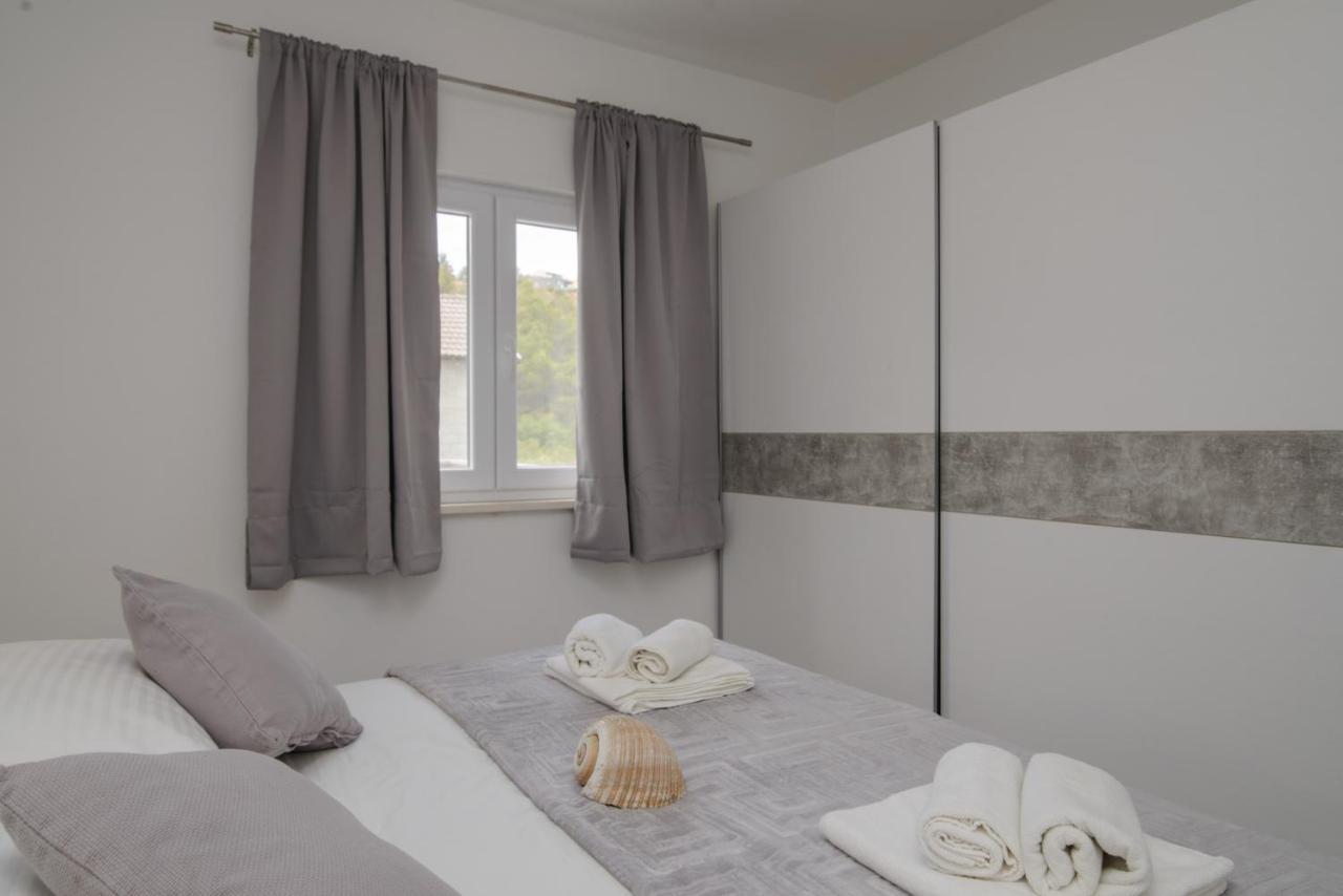 Apartments Pelja Trogir Extérieur photo