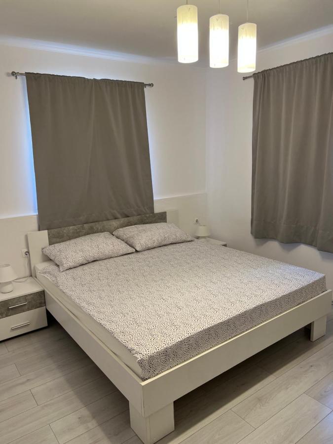 Apartments Pelja Trogir Extérieur photo